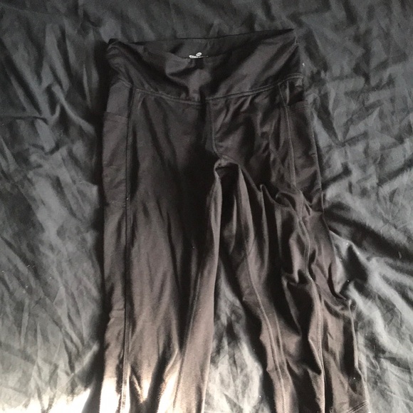 WOMEN'S 19" CAPRI LEGGING WITH POCKETS FOR WINTER - Picture 1 of 2